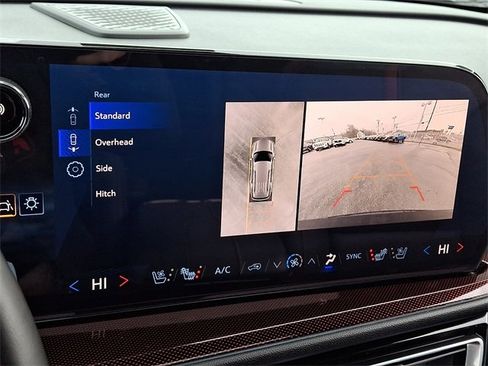 Used 2024 Chevrolet Traverse RS image 20