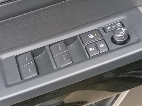 Used 2025 Toyota Sequoia Limited AWD/4WD image 22