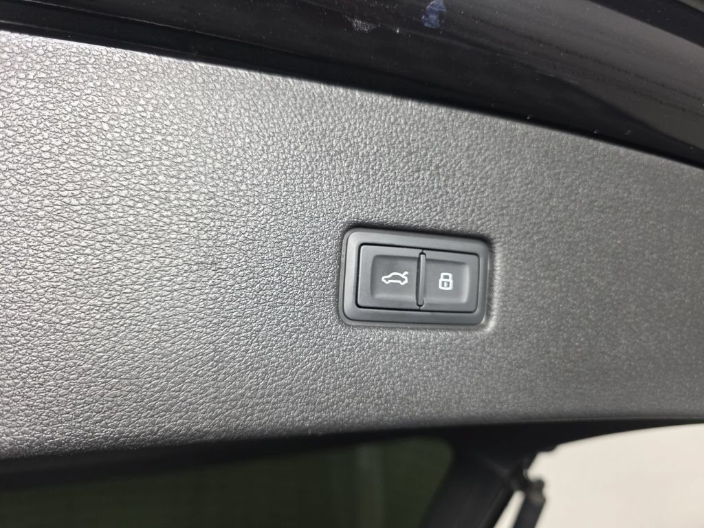 Used 2021 Audi RS Q8 w/ Carbon Optic Package AWD/4WD image 35