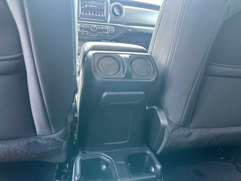 Used 2023 Jeep Wrangler Unlimited Sport AWD/4WD image 36