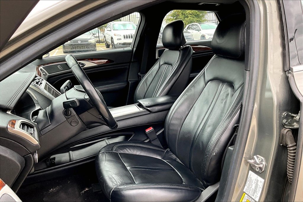 Used 2017 Lincoln MKZ Reserve FWD image 29