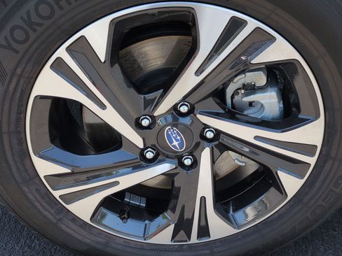 Used 2025 Subaru Crosstrek 2.5i Premium AWD/4WD image 13