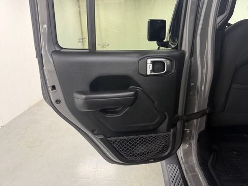 Used 2020 Jeep Gladiator Sport AWD/4WD image 14