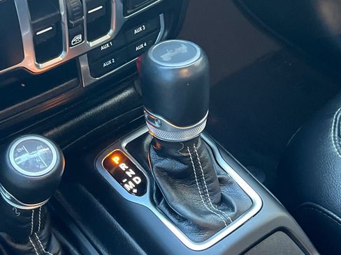 Used 2022 Jeep Wrangler Unlimited Sahara image 22