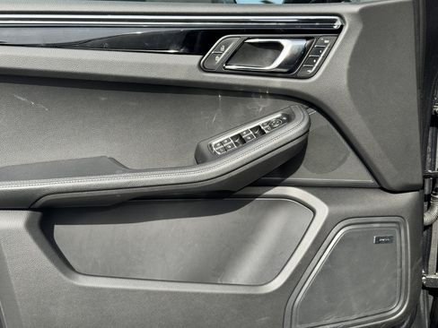 Certified 2026 Porsche Macan AWD/4WD image 25