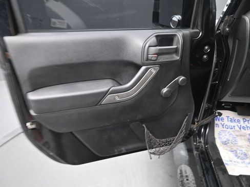 Used 2013 Jeep Wrangler Sport AWD/4WD image 17