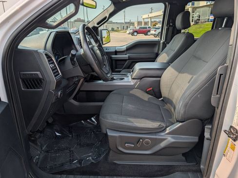 Used 2016 Ford F150 XLT w/ Equipment Group 302A Luxury AWD/4WD image 15