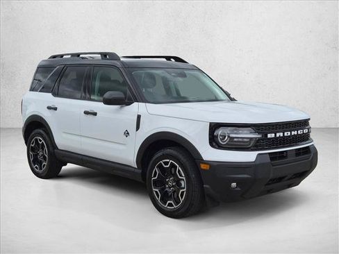Used 2026 Ford Bronco Sport Outer Banks AWD/4WD image 3