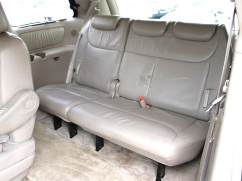 Used 2005 Toyota Sienna XLE image 21