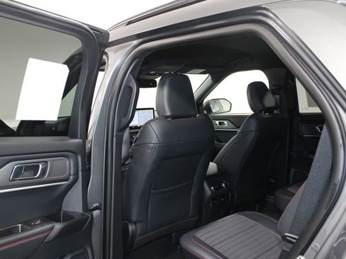 New 2026 Ford Explorer ST-Line w/ ST-Line Street Pack image 25