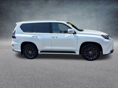 Used 2023 Lexus GX 460 Premium w/ Accessory Package image 4
