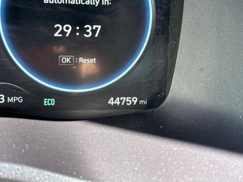 Used 2023 Hyundai Santa Fe SEL Premium w/ Cargo Package image 2