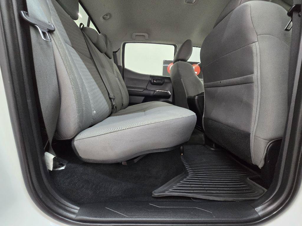 Used 2021 Toyota Tacoma SR5 AWD/4WD image 17