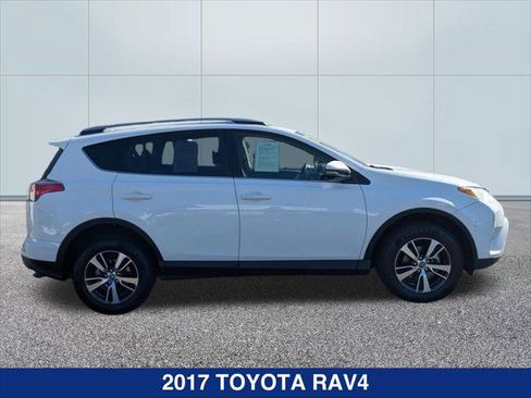 Used 2017 Toyota RAV4 XLE FWD image 6