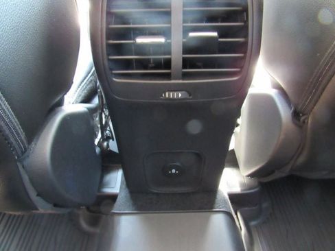 Used 2025 Ford Escape Platinum w/ Premium Technology Package AWD/4WD image 35
