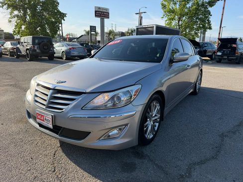 Used 2012 Hyundai Genesis 3.8 w/ Premium Pkg RWD image 7