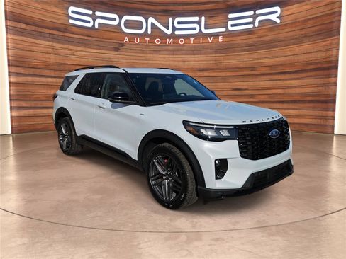 New 2026 Ford Explorer ST-Line w/ ST-Line Street Pack image 8