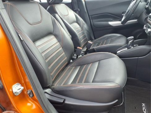 Used 2020 Nissan Kicks SR w/ SR Premium Package image 8
