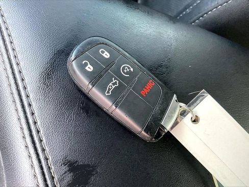 Used 2021 Dodge Challenger SXT w/ Plus Package image 10