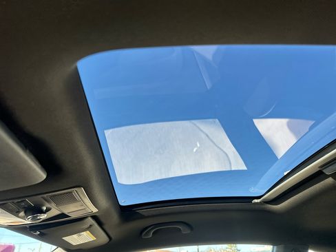 Used 2013 Volkswagen Beetle Turbo image 16