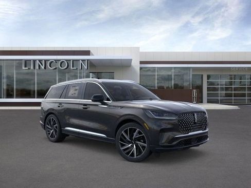 New 2025 Lincoln Aviator Black Label image 7