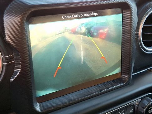 Used 2018 Jeep Wrangler Unlimited Sahara w/ Dual Top Group image 17