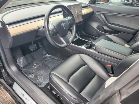 Used 2019 Tesla Model 3 image 9