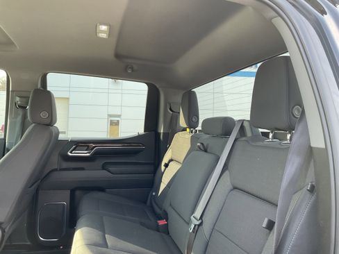 Used 2024 GMC Sierra 1500 Elevation image 10