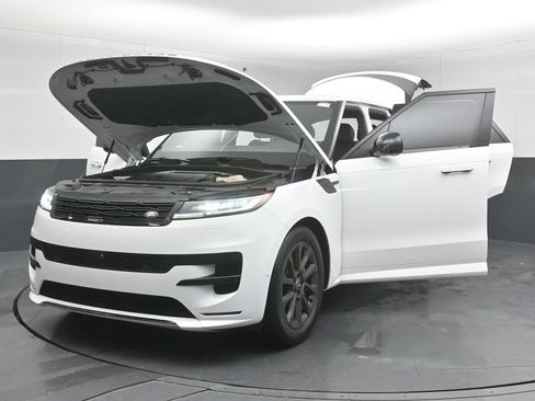 Used 2024 Land Rover Range Rover Sport Dynamic SE image 49