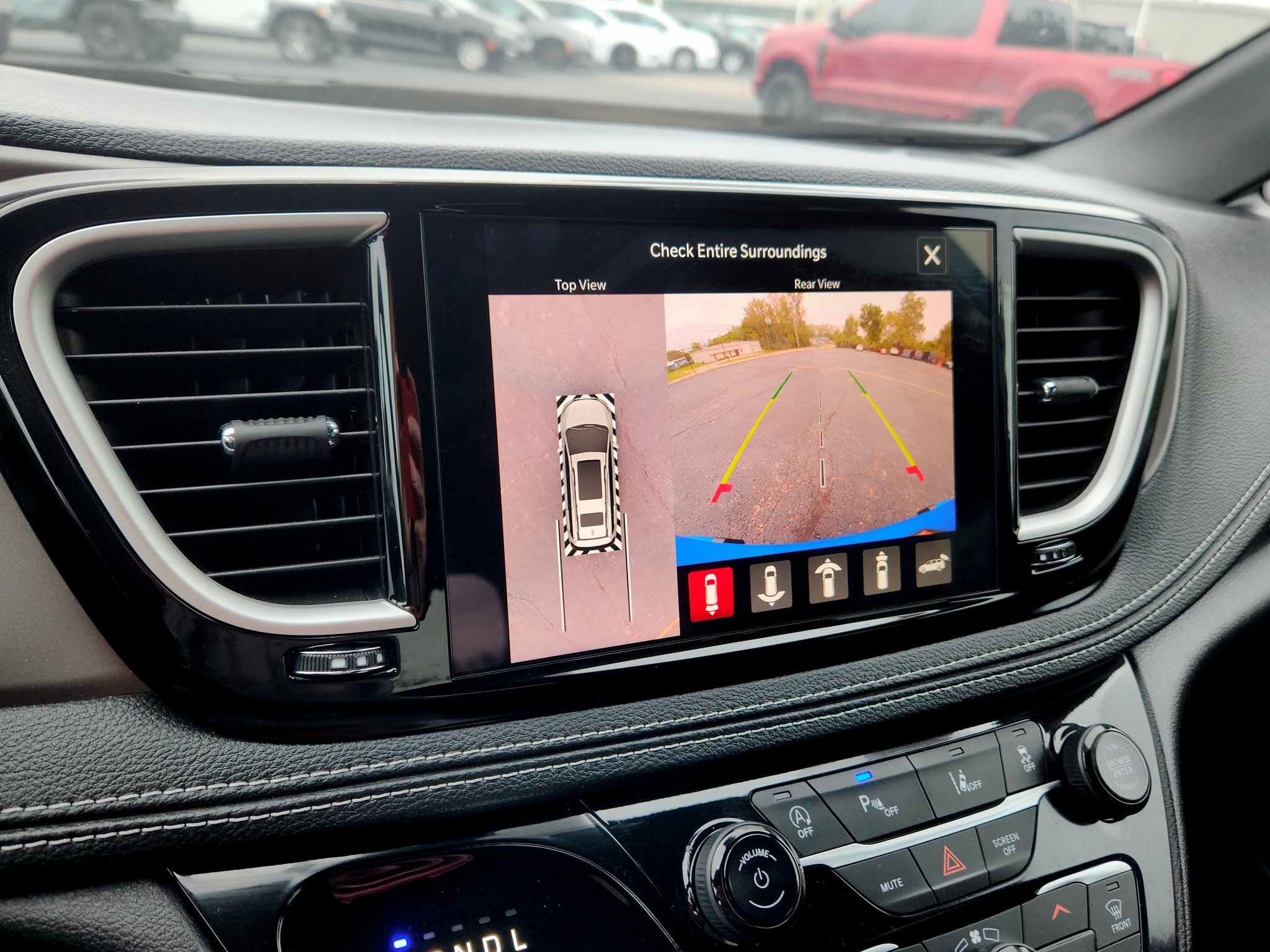 New 2027 Chrysler Pacifica Select FWD image 37
