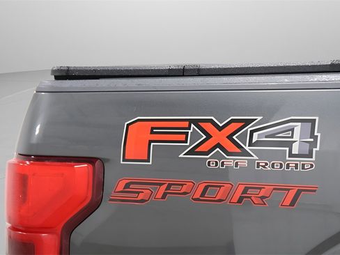 Used 2018 Ford F150 Lariat w/ Equipment Group 502A Luxury image 9