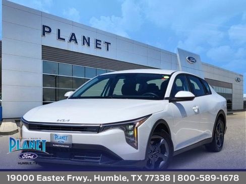 Used 2025 Kia K4 LXS image 1