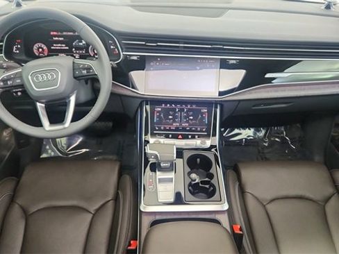 Used 2023 Audi Q8 Prestige w/ Prestige Package image 21