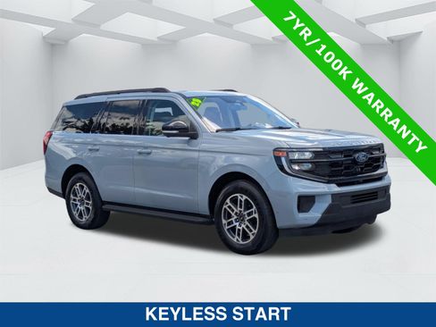 Certified 2025 Ford Expedition Active RWD image 3