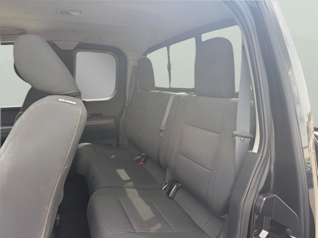 Used 2014 Nissan Titan SV w/ SV Value Truck Package AWD/4WD image 11