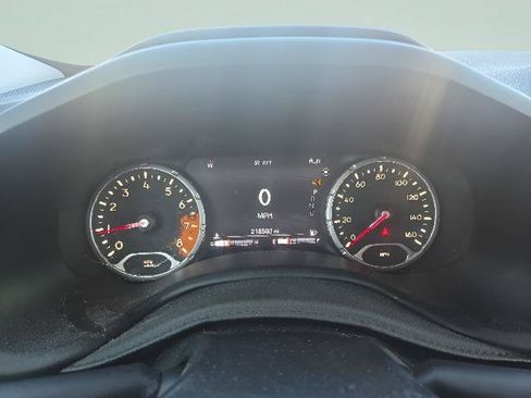 Used 2015 Jeep Renegade Limited AWD/4WD image 9