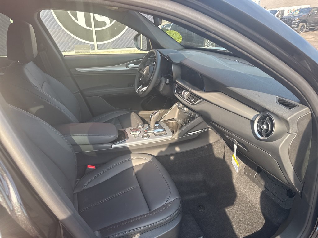 New 2026 Alfa Romeo Stelvio Sprint AWD/4WD image 22