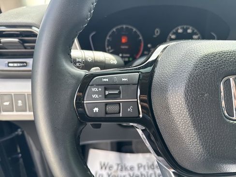 Certified 2023 Honda Pilot Touring image 16