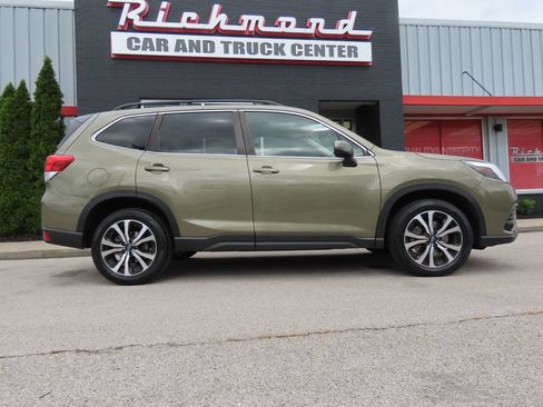 Used 2024 Subaru Forester Limited AWD/4WD image 3