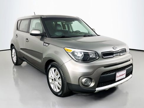Used 2017 Kia Soul + w/ Audio Package FWD image 4