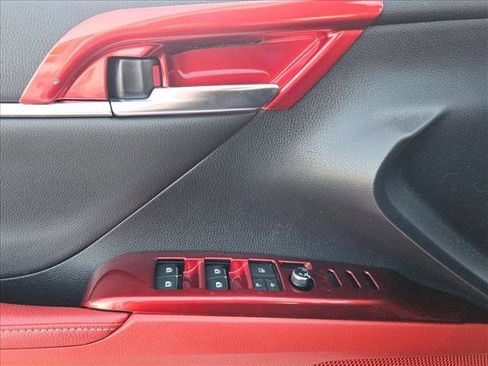 Used 2019 Toyota Camry XSE image 6