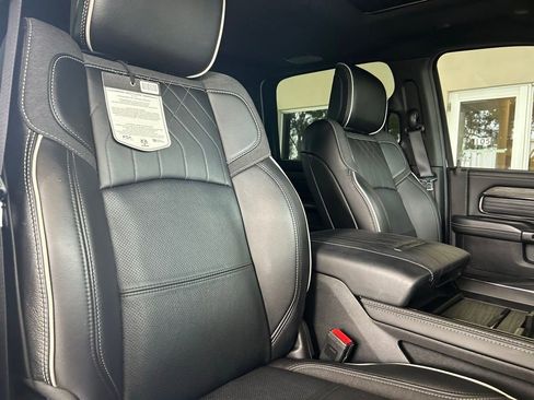 Used 2025 RAM 2500 Limited AWD/4WD image 28