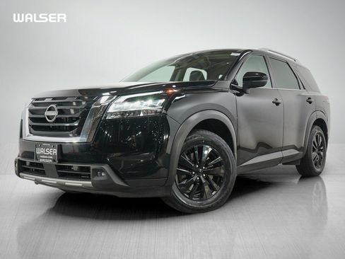 Used 2023 Nissan Pathfinder SL AWD/4WD image 1