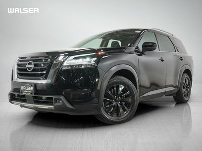 Used 2023 Nissan Pathfinder SL