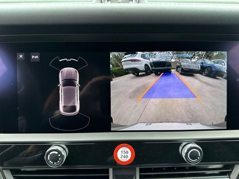 Used 2026 Porsche Macan Turbo image 32