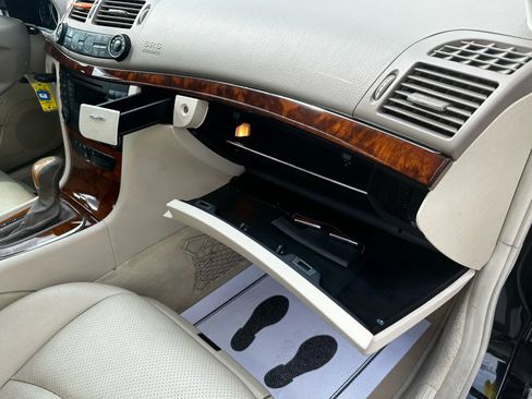 Used 2003 Mercedes-Benz E 320 Sedan image 46