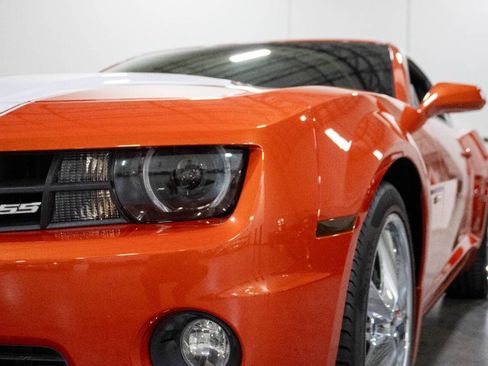 Used 2010 Chevrolet Camaro SS w/ RS Package RWD image 27