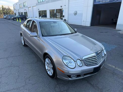 Used 2009 Mercedes-Benz E 350 E 350 4MATIC Sedan 4D image 15