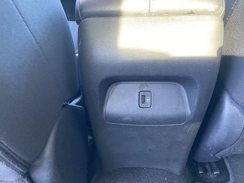 Used 2021 Nissan Sentra SV image 47