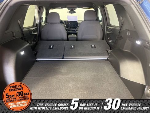 Certified 2025 Chevrolet Equinox LT w/ LPO, Floor Liner Package image 25